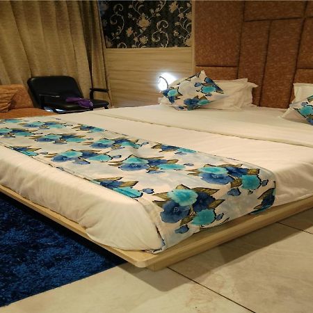 Hotel Lotus Villa Ahmedabad Eksteriør billede