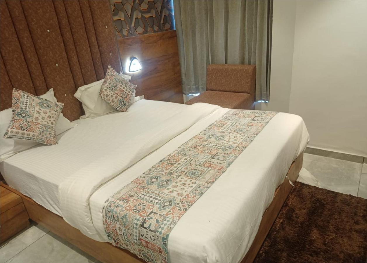 Hotel Lotus Villa Ahmedabad Eksteriør billede