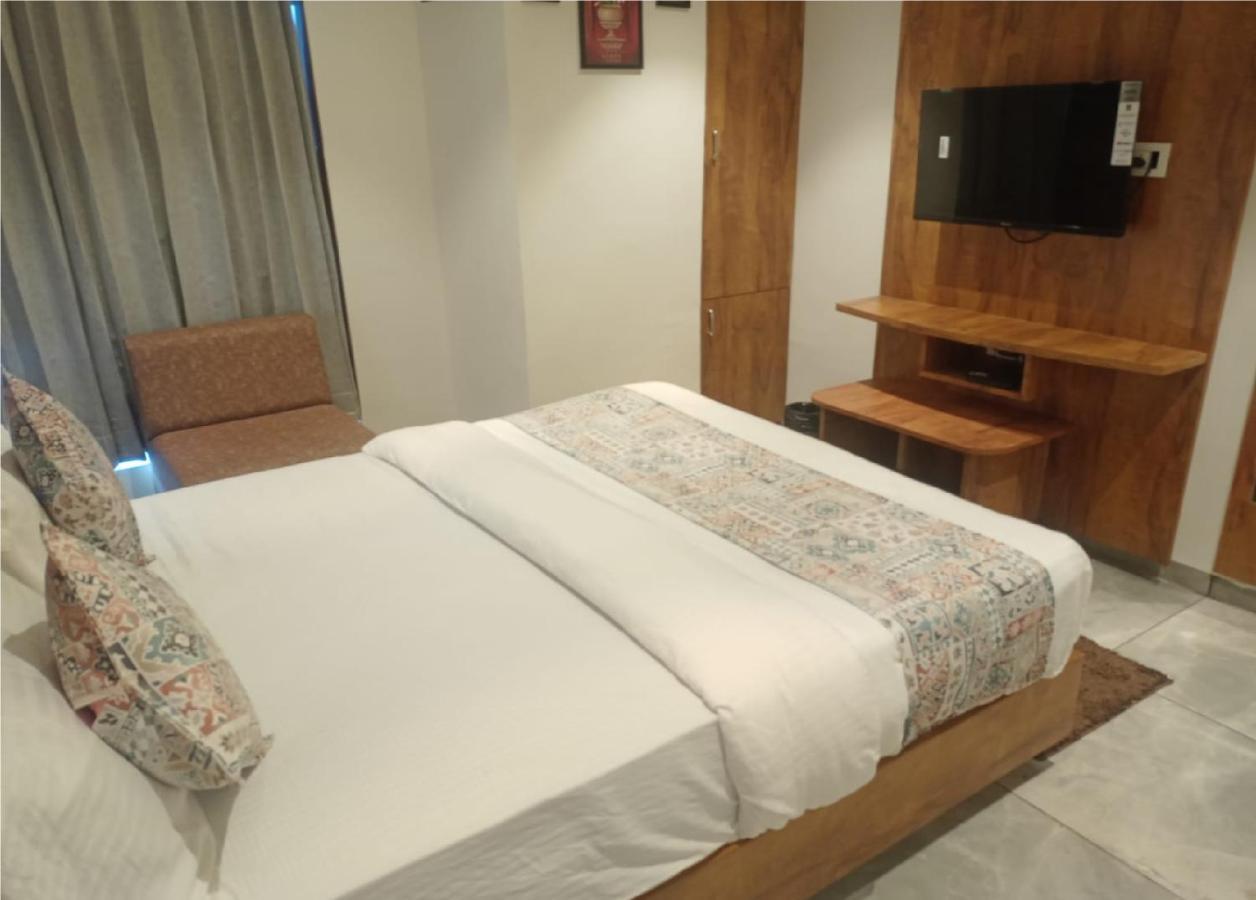 Hotel Lotus Villa Ahmedabad Eksteriør billede