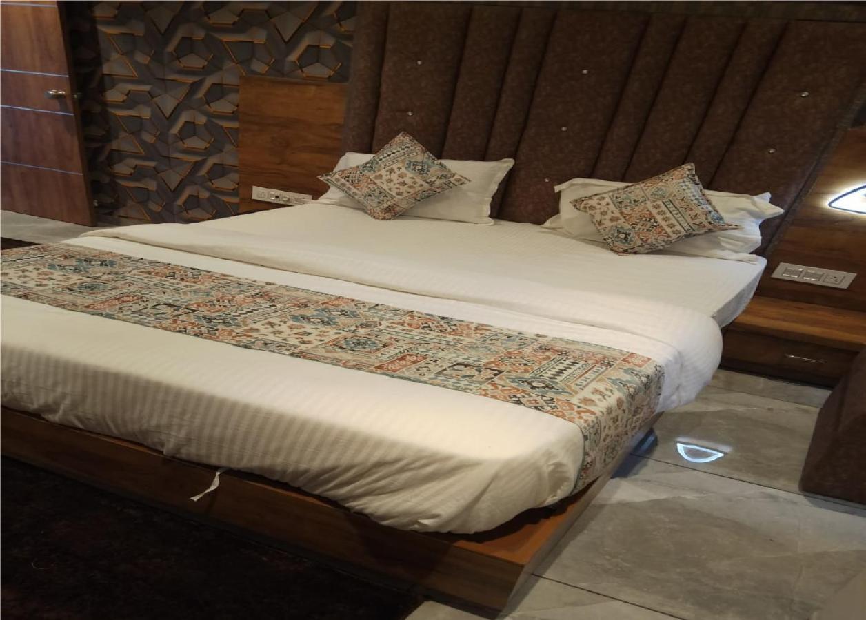 Hotel Lotus Villa Ahmedabad Eksteriør billede